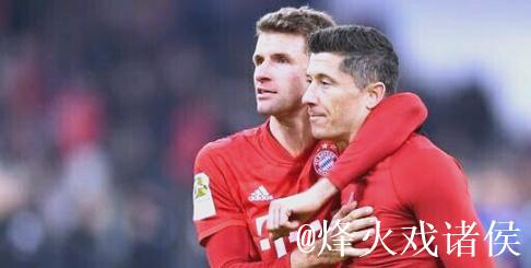 锋线王者!莱万德甲德比双响破51年尘封纪录 锋线王者!莱万德甲德比双响破51年尘封纪录